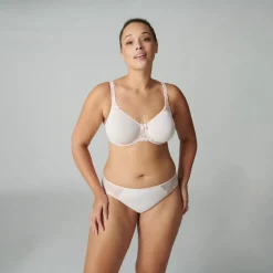 Soutien-gorge emboitant moulé