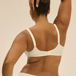 Soutien-gorge emboîtant Plongeant