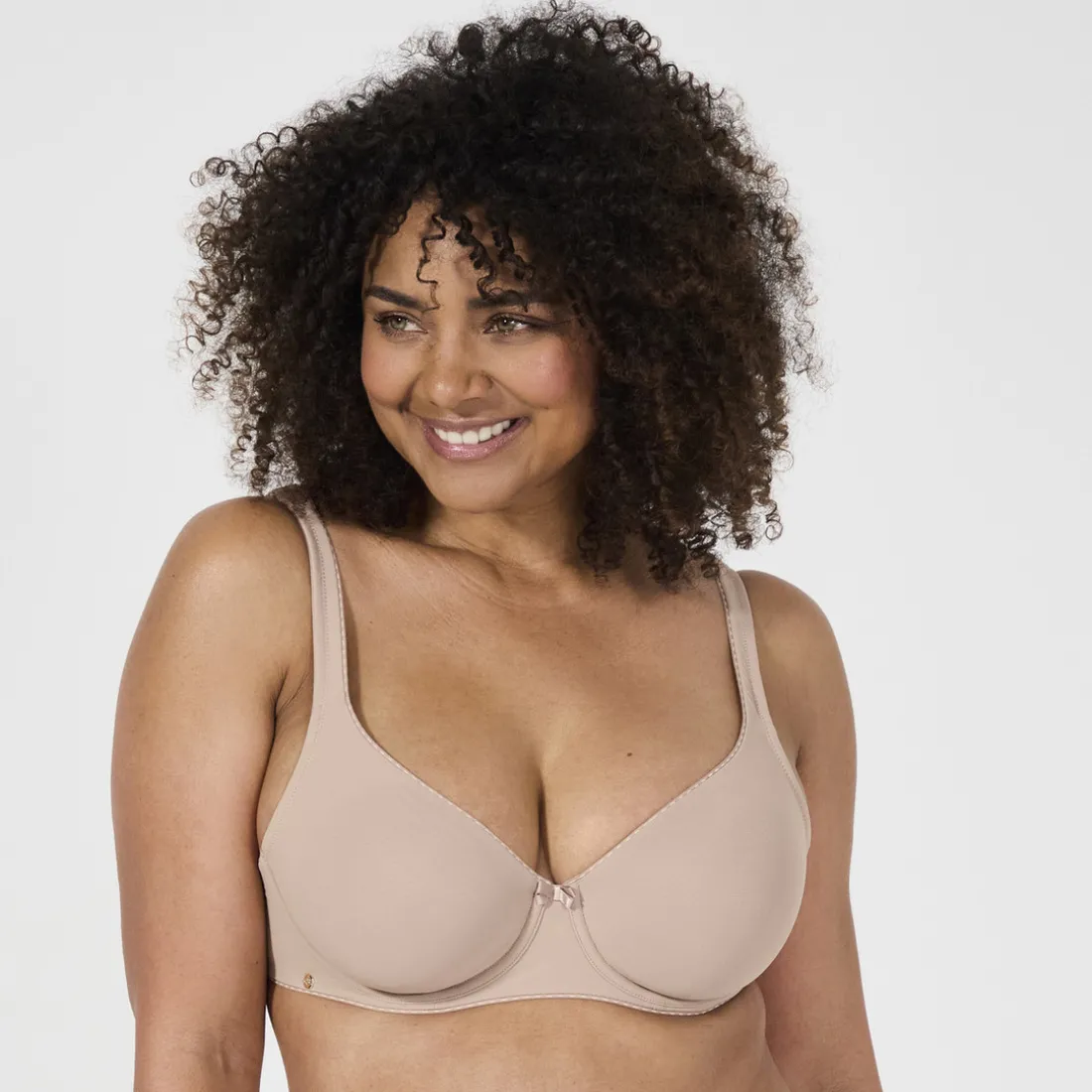 Soutien-gorge moulé armaturé