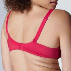 Soutien-gorge plongeant armatures
