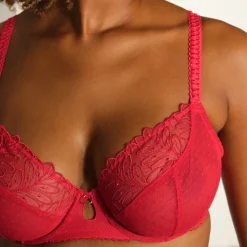 Soutien-gorge plongeant avec armatures rouge
