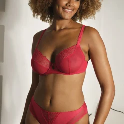 Soutien-gorge plongeant avec armatures rouge