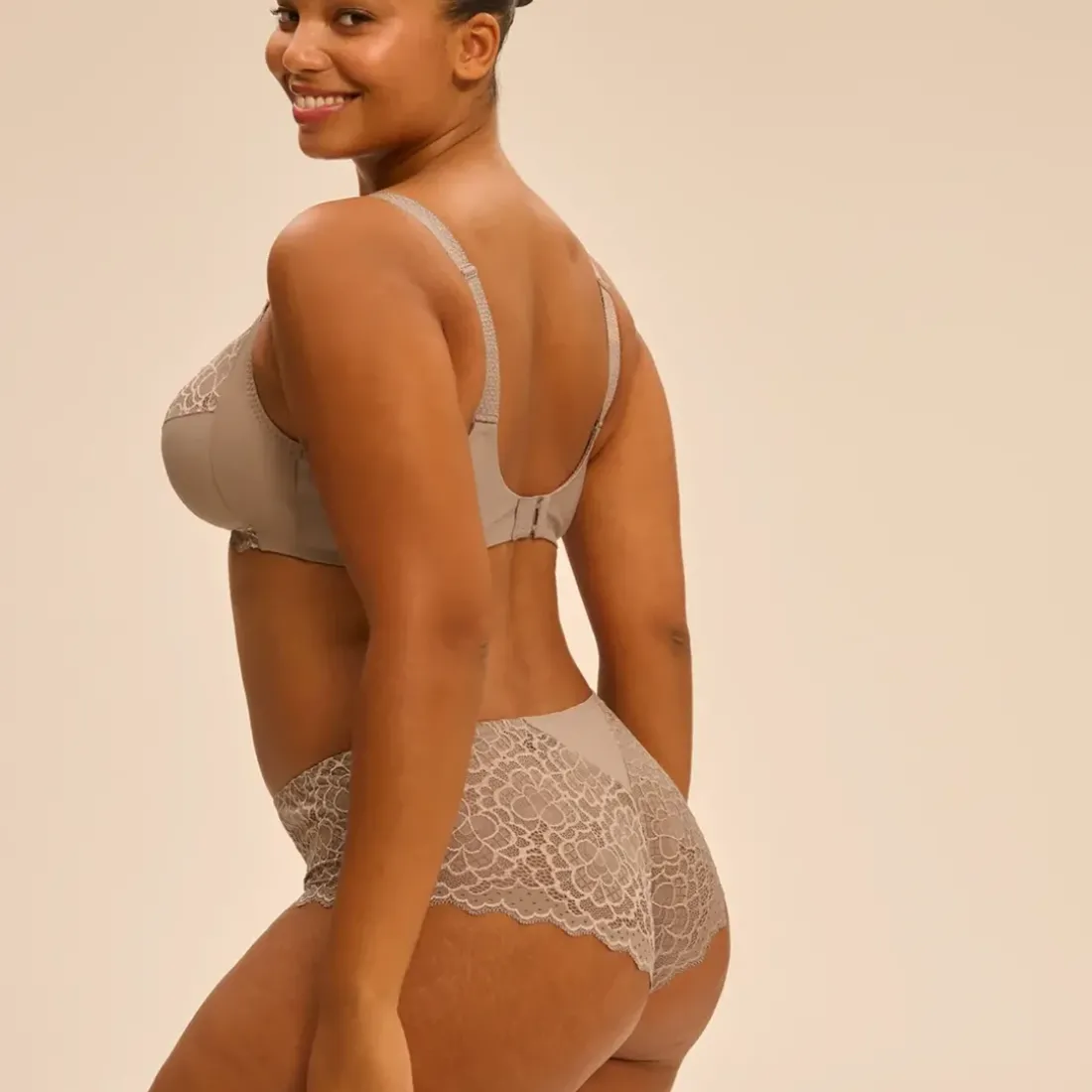 Soutien-gorge sans-armatures structuré