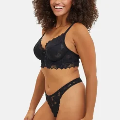String - Noir en dentelle
