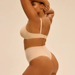 String gainant taille haute