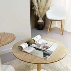 Table basse design ronde 'DILA' en bois finition naturelle et métal blanc