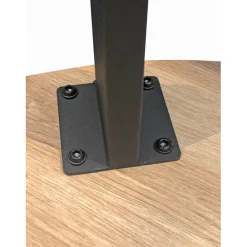 Table basse plateau en MDF décor chêne avec accents de couleur