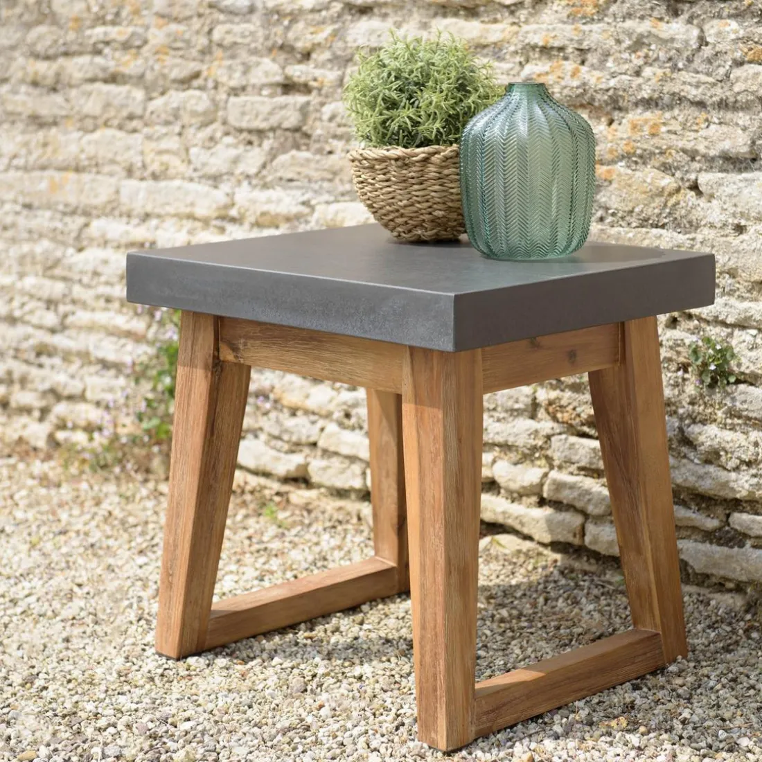 Table d'appoint rectangulaire effet béton foncé pieds trapèze HECTOR