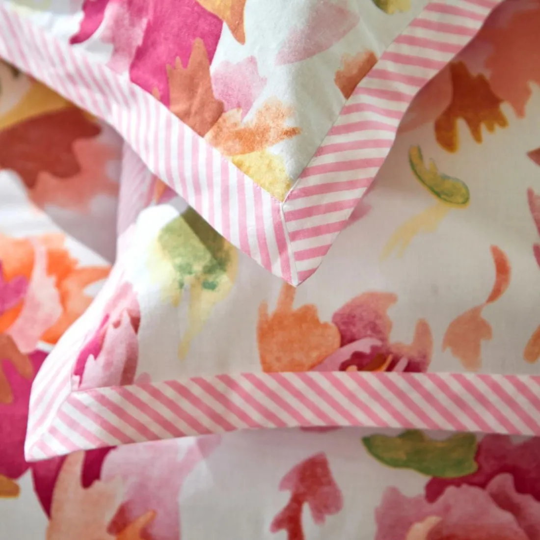 Taie d'oreiller en coton VALSE FLEURIE motif pivoine rose