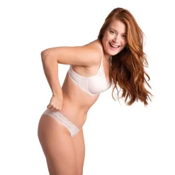 Tanga dentelle florale - Beige