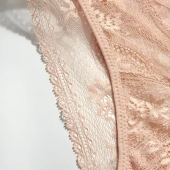 Tanga en tulle et dentelle florale - Rose