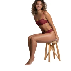 Tanga Nina rouge