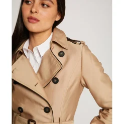 Trench droit boutonné et ceinturé