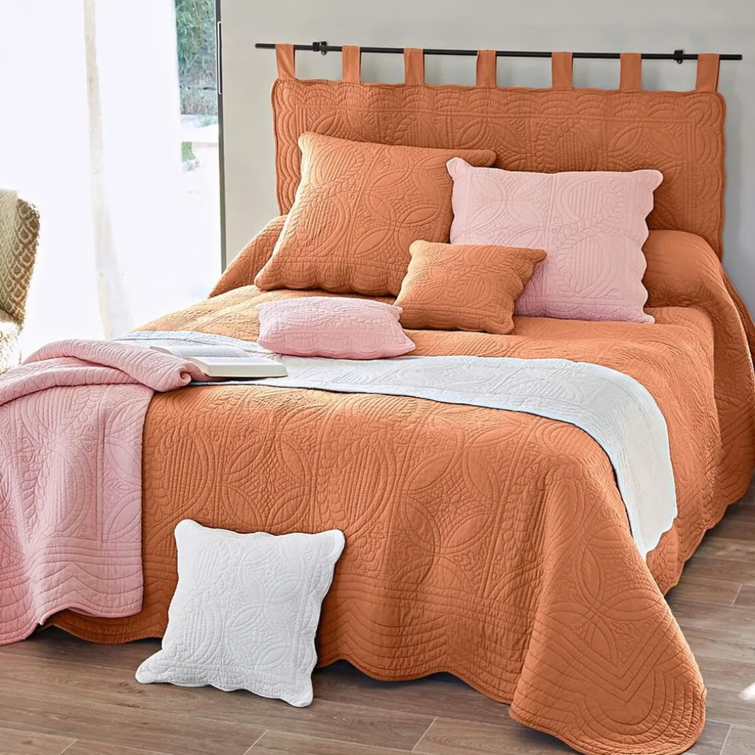 Tête de lit en boutis uni coton BAILLARGUES marron caramel